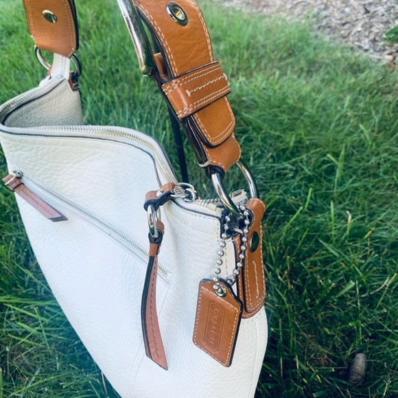 Coach handbag - Picture 2 of 3